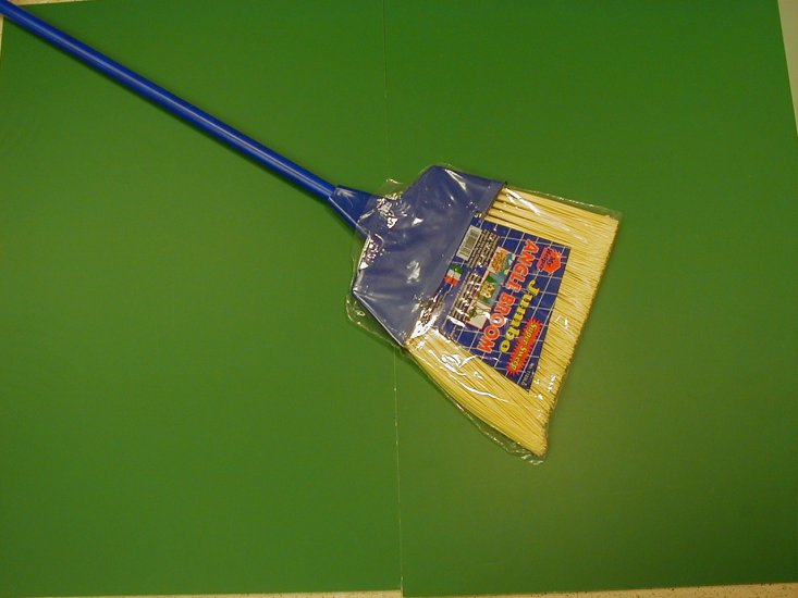 (image for) LARGE TILT BROOM